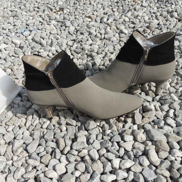 Angel steps size 9.5 heels - Picture 7 of 10